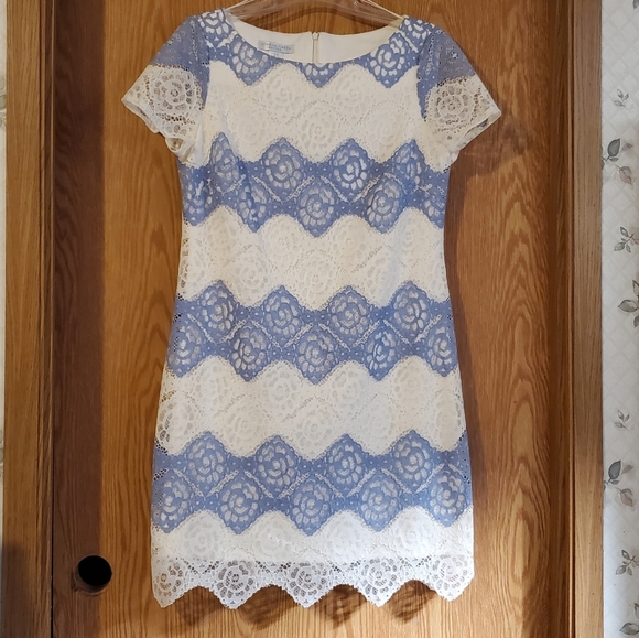 London Times Dresses & Skirts - London Times lace sheath dress